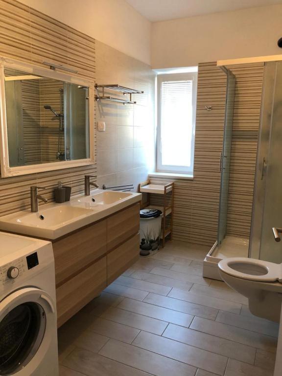 Apartmaji Meduza إيزولا المظهر الخارجي الصورة