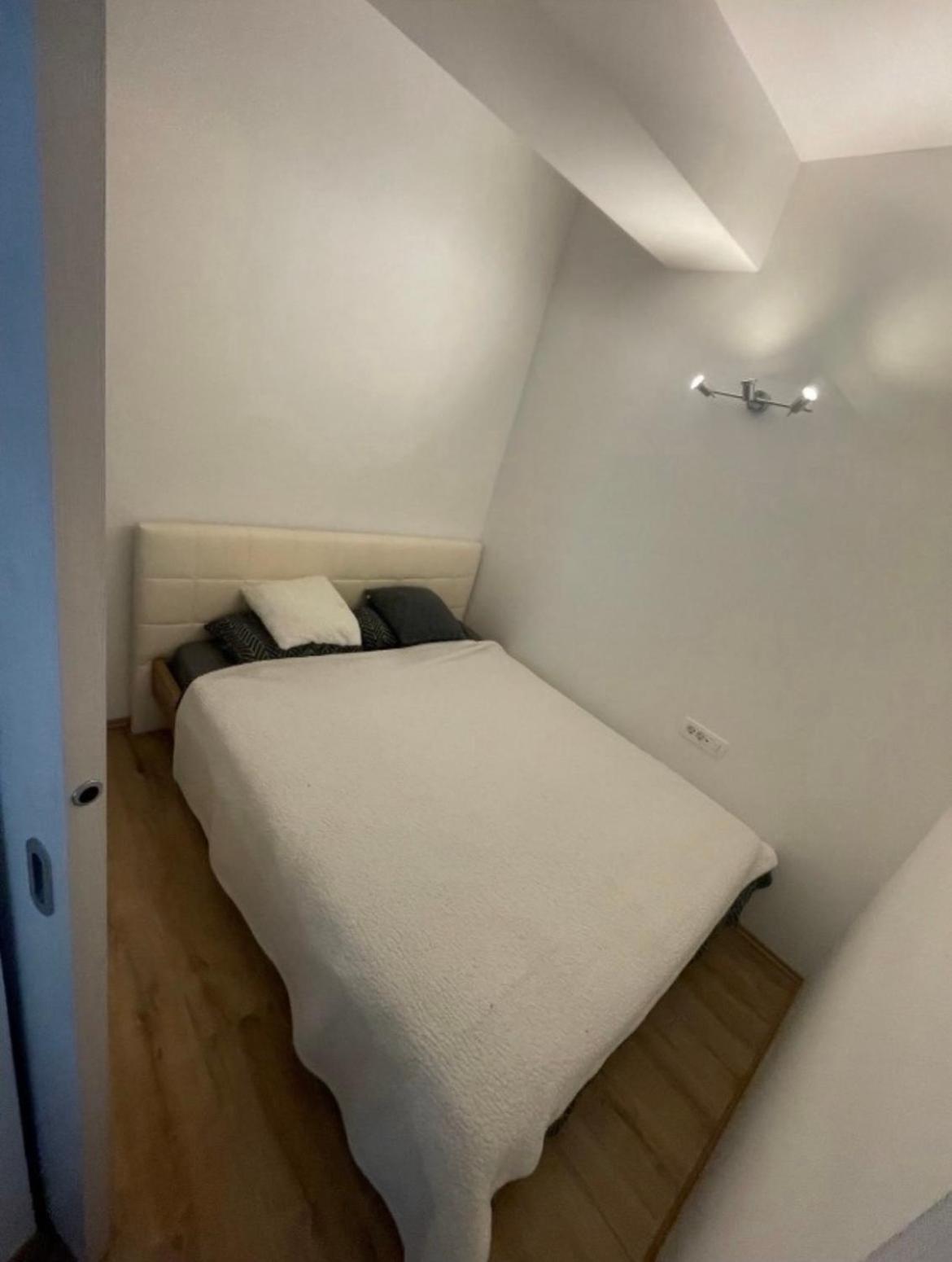 Apartmaji Meduza إيزولا المظهر الخارجي الصورة