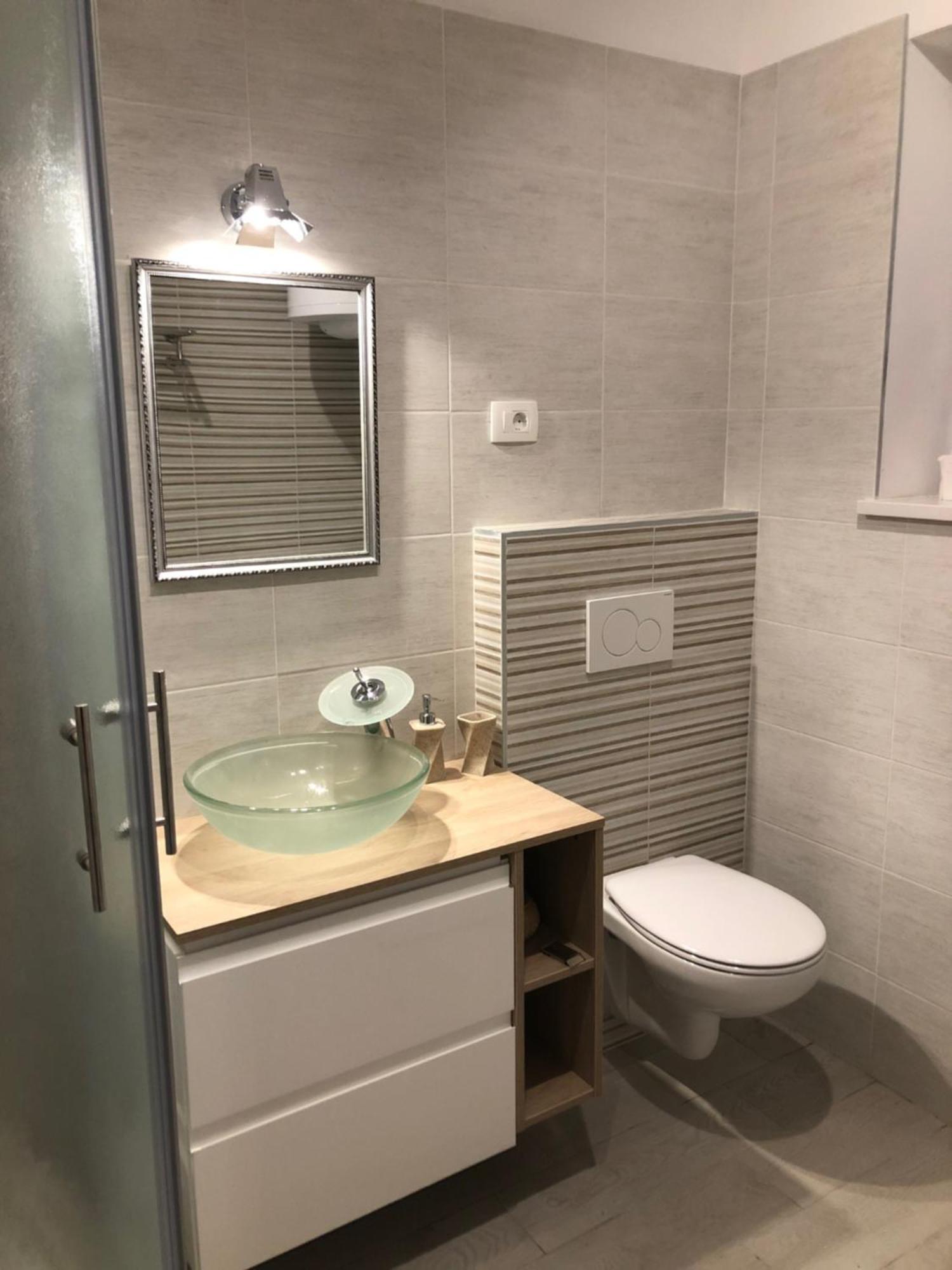 Apartmaji Meduza إيزولا المظهر الخارجي الصورة