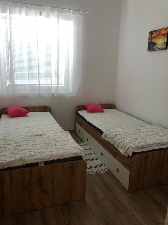 Apartmaji Meduza إيزولا المظهر الخارجي الصورة