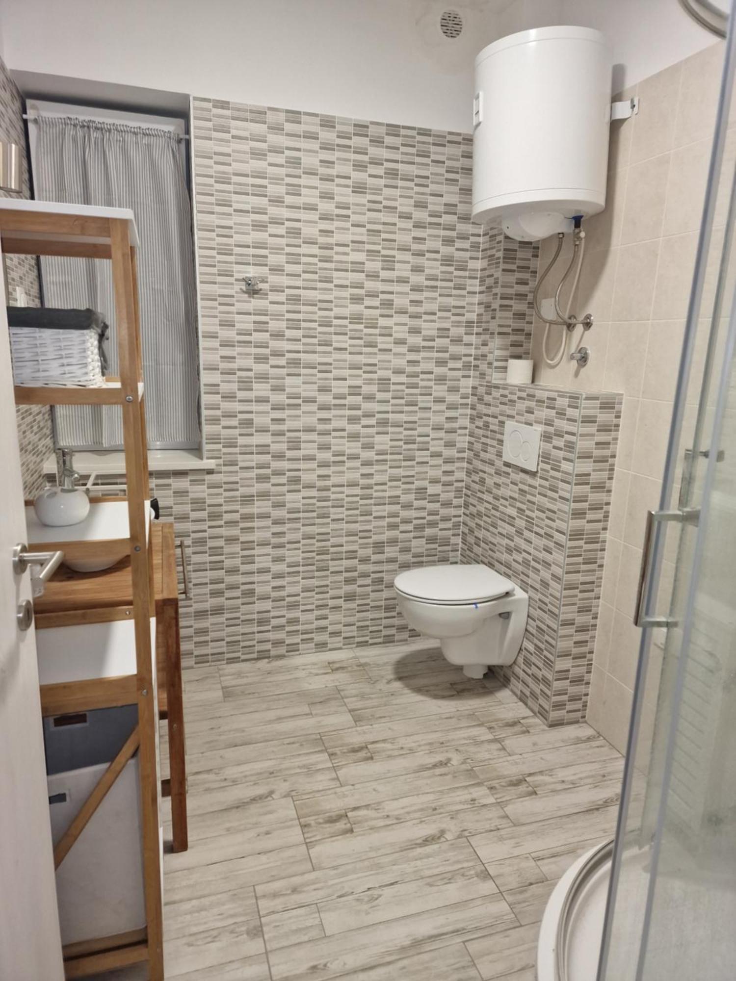 Apartmaji Meduza إيزولا المظهر الخارجي الصورة